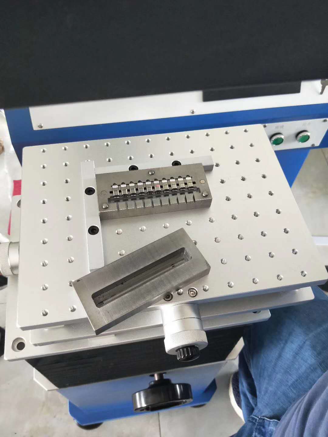 全自動激光焊接機(jī) 全自動激光焊接機(jī)