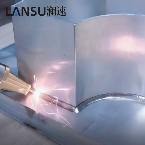 激光焊接機(jī) 激光焊接機(jī)